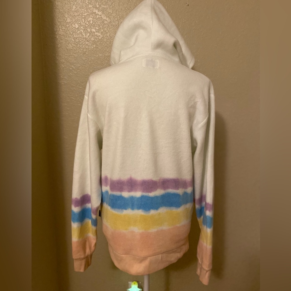 Sweater. - Picture 2 of 3